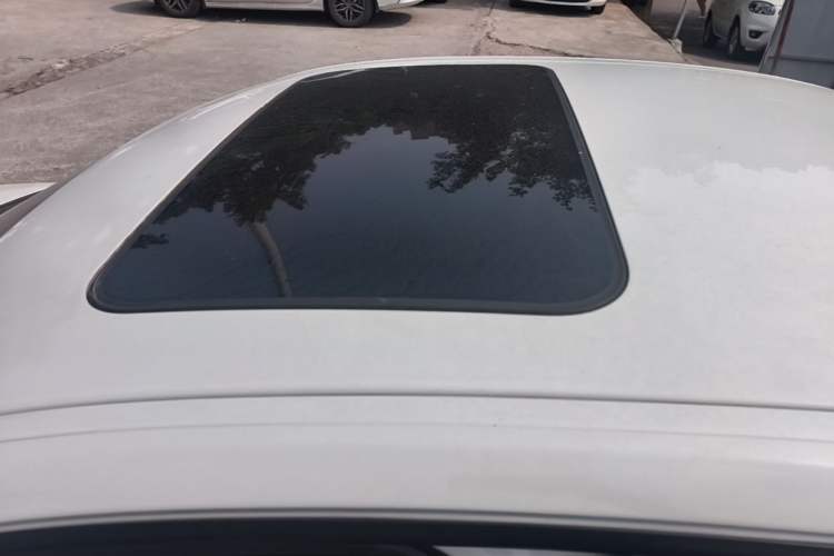 Used BMW 3 Series 2015 320i Luxury Line Stylish Edition Roof