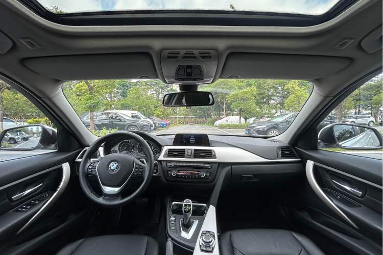 Used BMW 3 Series 2015 328Li xDrive Fashion Model Roof