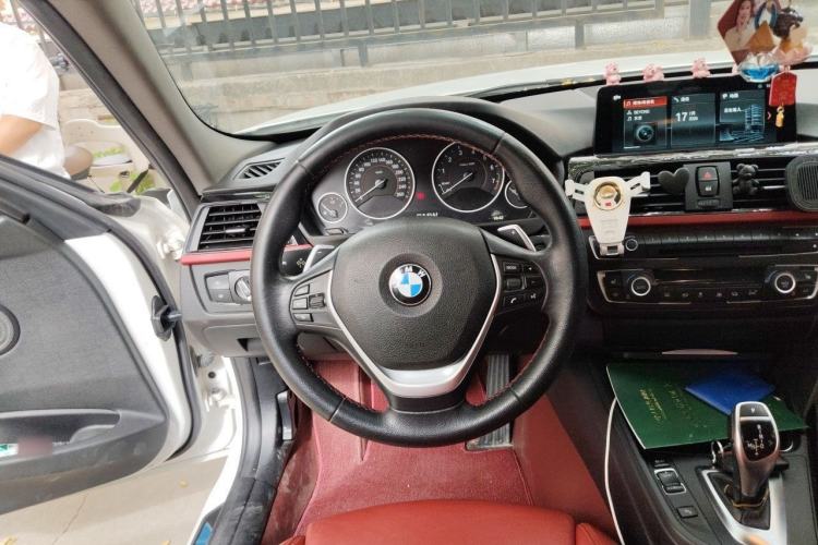 Used BMW 3 Series 2015 320i Luxury Edition Sports Design Package Steering Wheel