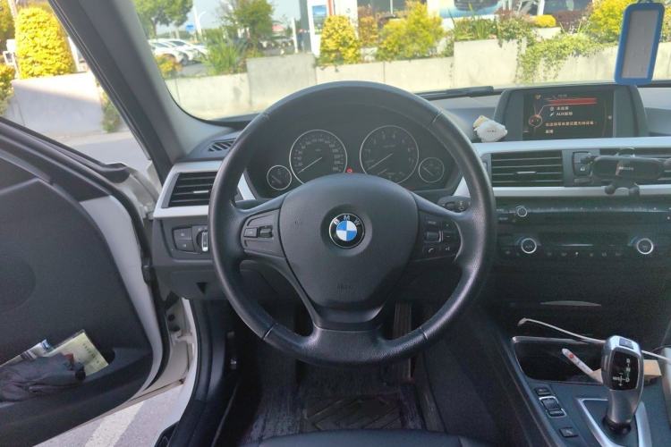 Used BMW 3 Series 2015 320Li Luxury Edition Fashion Model Steering Wheel