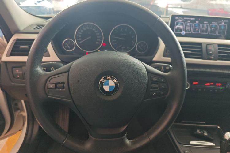 Used BMW 3 Series 2015 320Li Fashion Model Steering Wheel