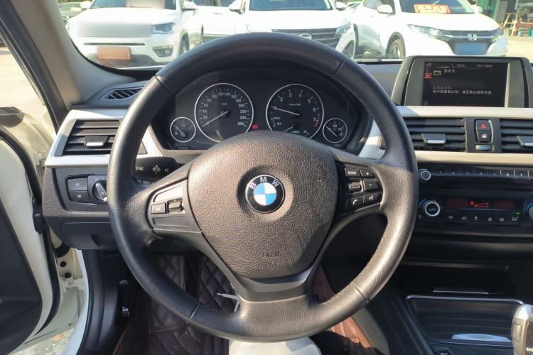 Used BMW 3 Series 2015 320Li Luxury Edition Fashion Model Steering Wheel