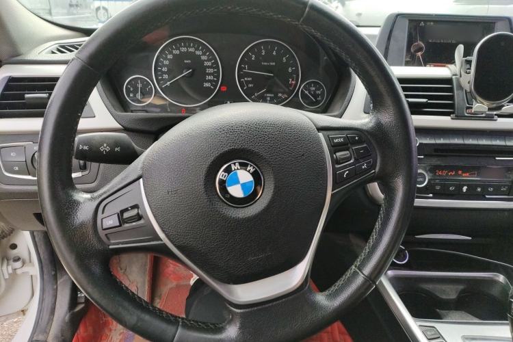 Used BMW 3 Series 2015 320Li Luxury Edition Fashion Model Steering Wheel