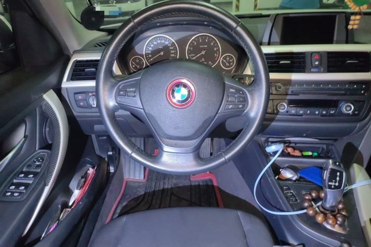 Used BMW 3 Series 2015 320Li Luxury Edition Fashion Model Steering Wheel