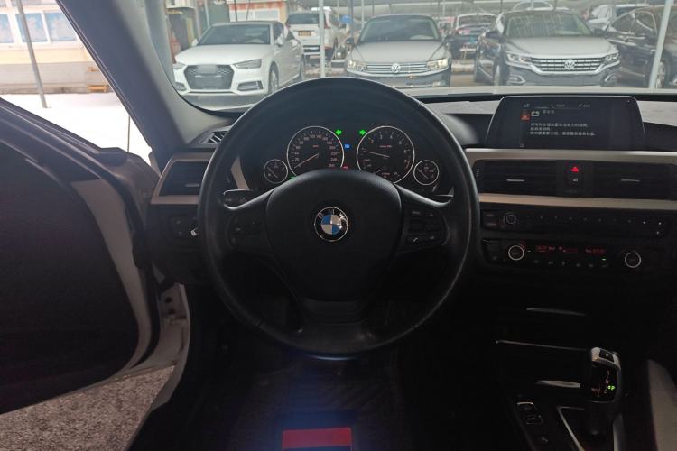 Used BMW 3 Series 2015 320Li Luxury Edition Fashion Model Steering Wheel