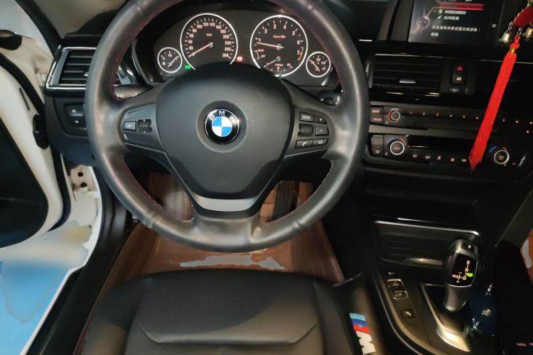 Used BMW 3 Series 2015 320Li Luxury Edition Fashion Model Steering Wheel