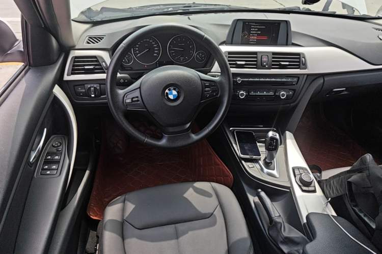 Used BMW 3 Series 2015 316Li Fashion Model Steering Wheel