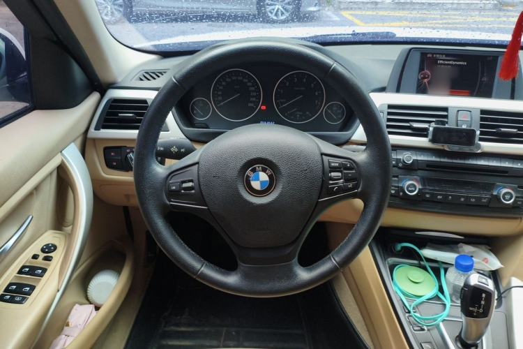 Used BMW 3 Series 2015 320Li Luxury Edition Fashion Model Steering Wheel