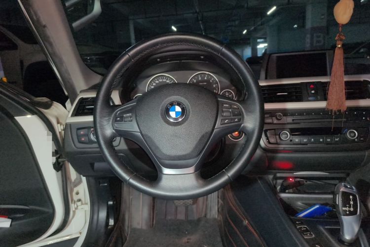 Used BMW 3 Series 2015 320Li Fashion Model Steering Wheel