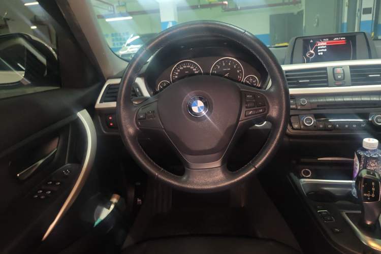 Used BMW 3 Series 2015 320Li Fashion Model Steering Wheel