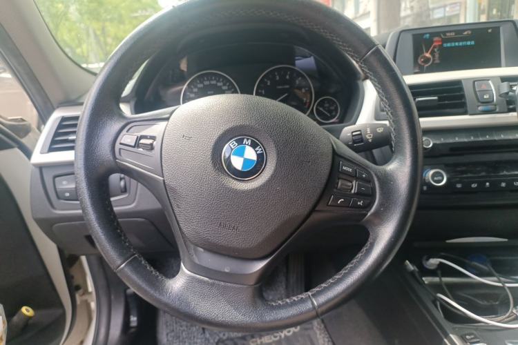 Used BMW 3 Series 2015 320Li Luxury Edition Fashion Model Steering Wheel