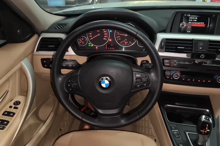 Used BMW 3 Series 2015 320Li Luxury Edition Fashion Model Steering Wheel