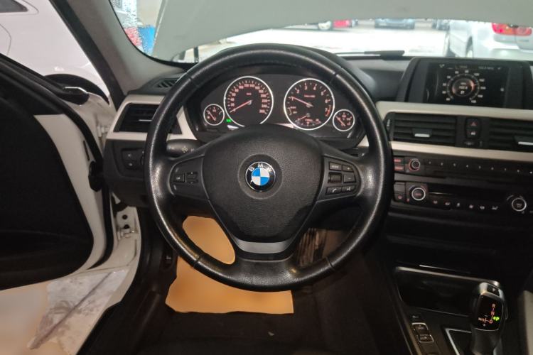 Used BMW 3 Series 2015 320Li Luxury Edition Fashion Model Steering Wheel