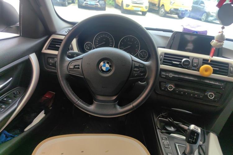 Used BMW 3 Series 2015 320Li Fashion Model Steering Wheel