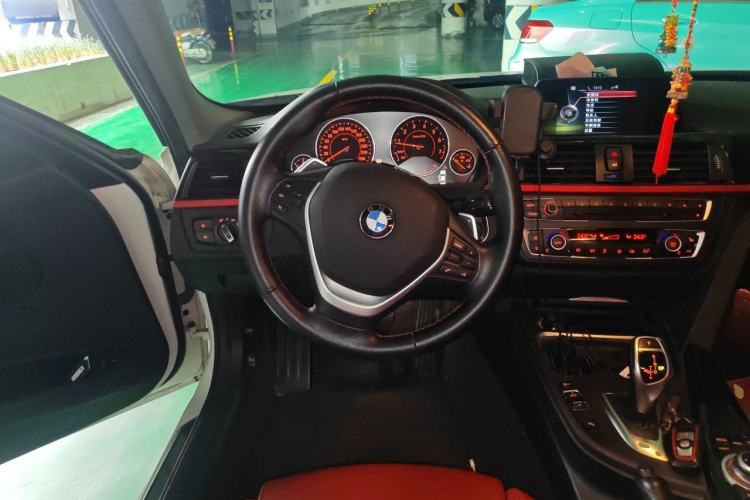 Used BMW 3 Series 2015 320i Luxury Edition Sports Design Package Steering Wheel