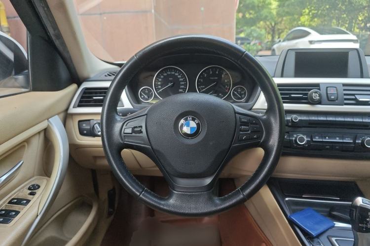Used BMW 3 Series 2015 316Li Fashion Model Steering Wheel