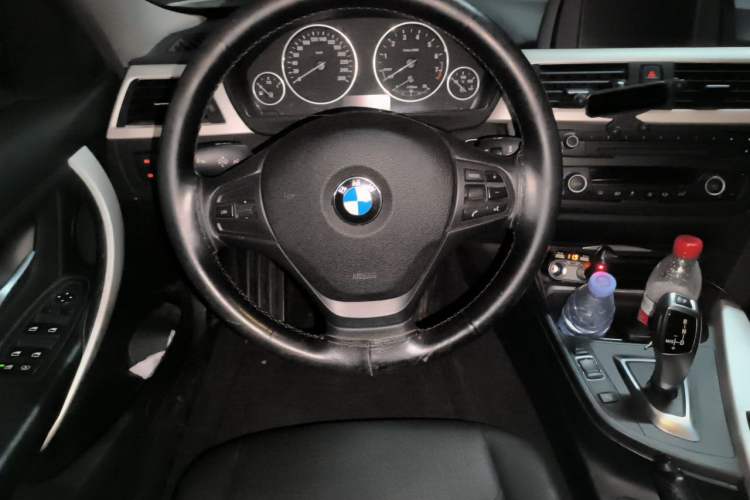 Used BMW 3 Series 2015 320Li Luxury Edition Fashion Model Steering Wheel