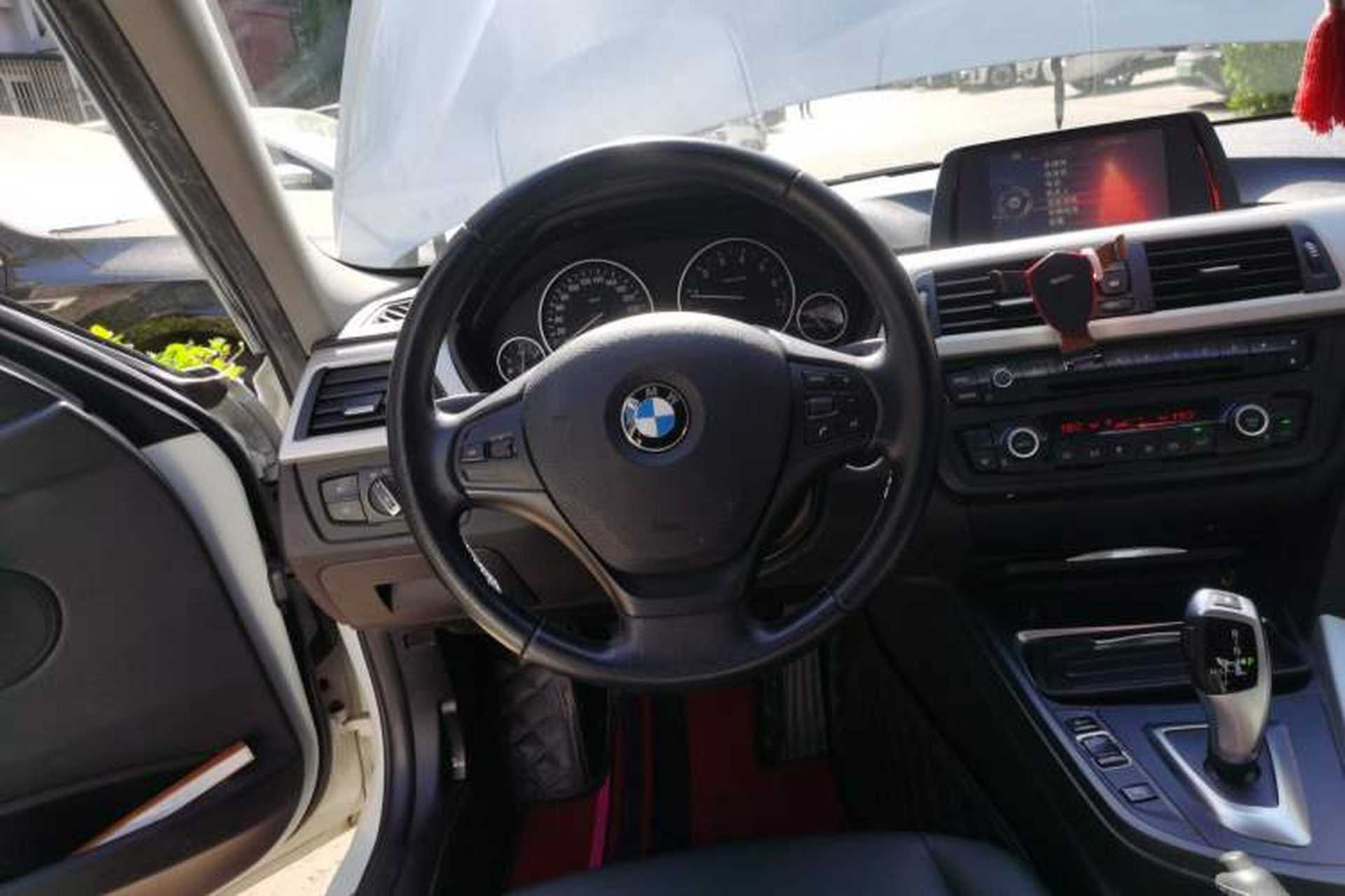 Used BMW 3 Series 2015 320Li Luxury Edition Fashion Model Steering Wheel