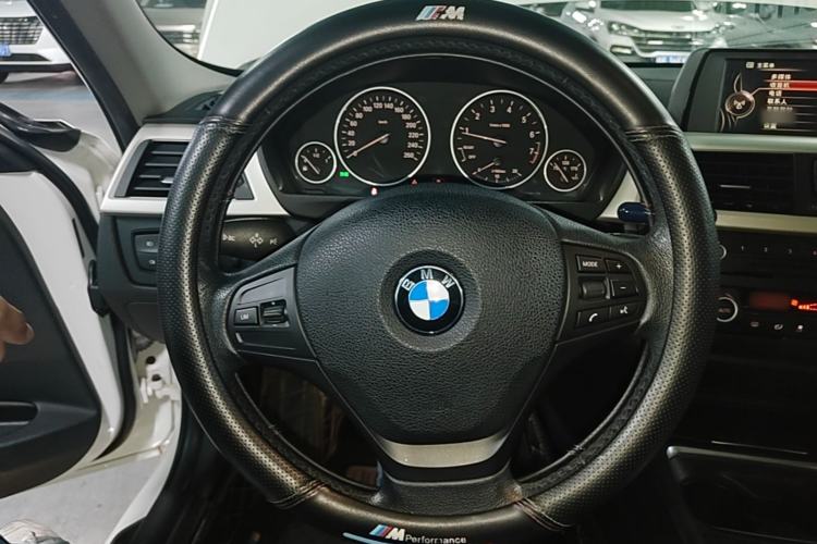 Used BMW 3 Series 2015 320Li Fashion Model Steering Wheel