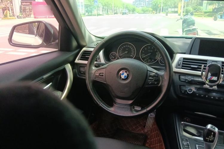 Used BMW 3 Series 2015 320Li Luxury Edition Fashion Model Steering Wheel