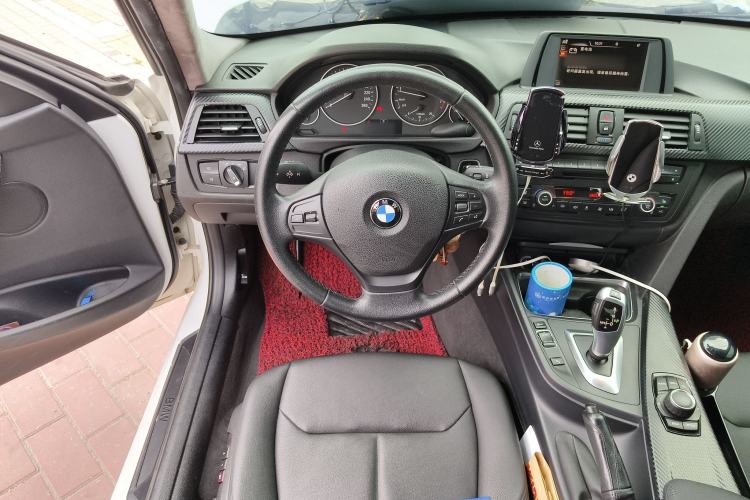 Used BMW 3 Series 2015 320i Fashion Model Steering Wheel