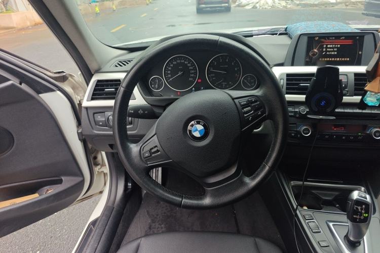 Used BMW 3 Series 2015 320Li Luxury Edition Fashion Model Steering Wheel