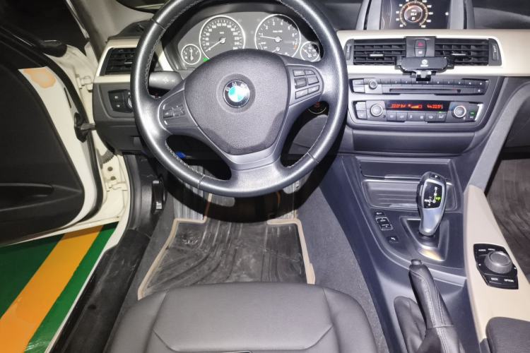 Used BMW 3 Series 2015 320Li Luxury Edition Fashion Model Steering Wheel