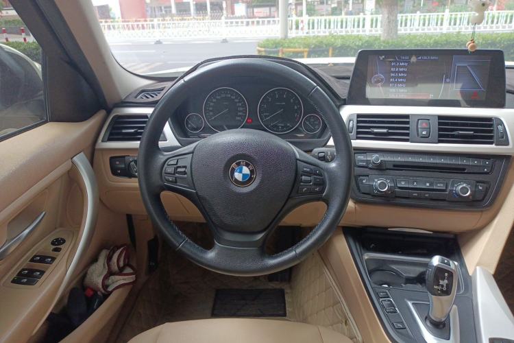 Used BMW 3 Series 2015 316Li Fashion Model Steering Wheel