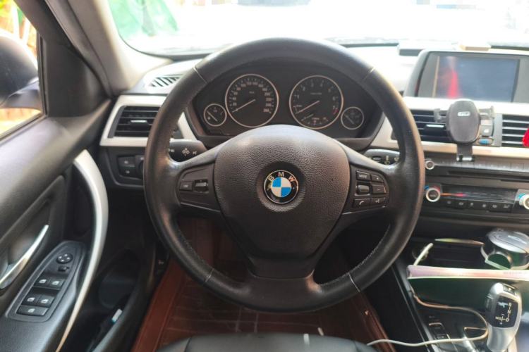 Used BMW 3 Series 2015 320i Luxury Line Stylish Edition Steering Wheel