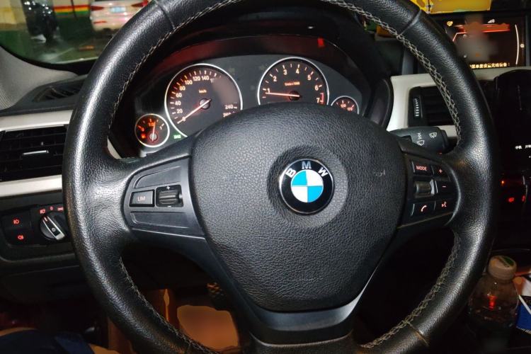 Used BMW 3 Series 2015 320Li Luxury Edition Fashion Model Steering Wheel