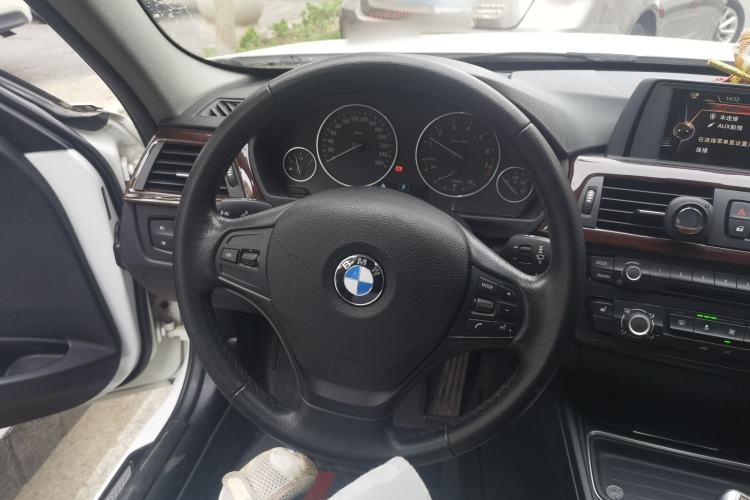 Used BMW 3 Series 2015 316Li Fashion Model Steering Wheel