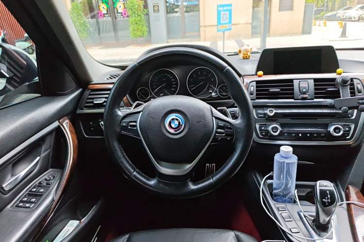 Used BMW 3 Series 2015 320Li Luxury Design Package Steering Wheel