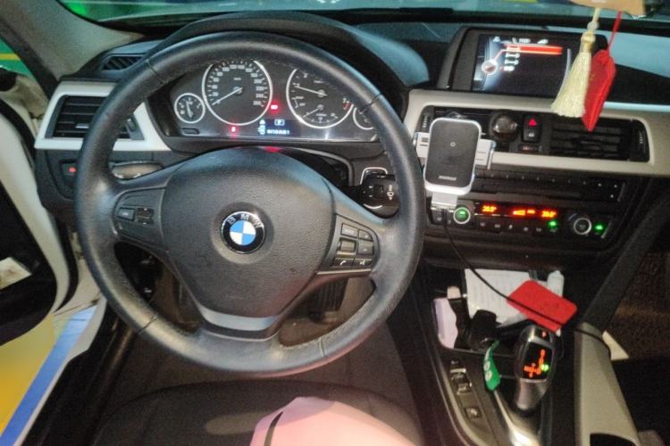 Used BMW 3 Series 2015 320Li Luxury Edition Fashion Model Steering Wheel