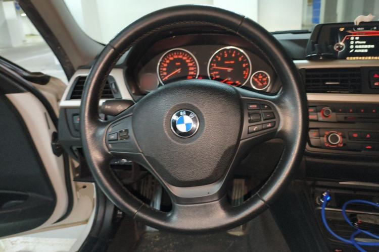 Used BMW 3 Series 2015 316Li Fashion Model Steering Wheel
