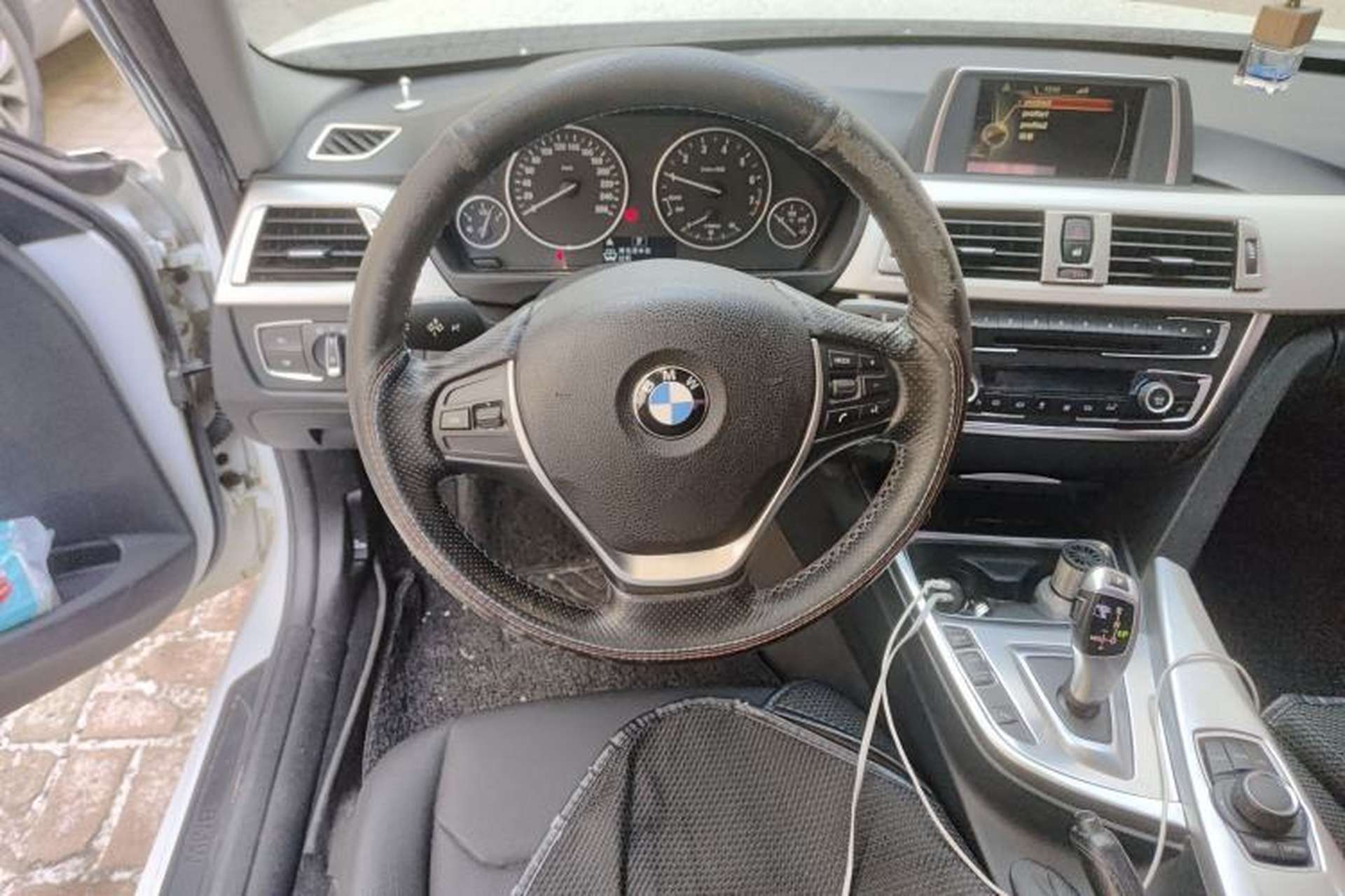 Used BMW 3 Series 2015 320Li Luxury Edition Fashion Model Steering Wheel