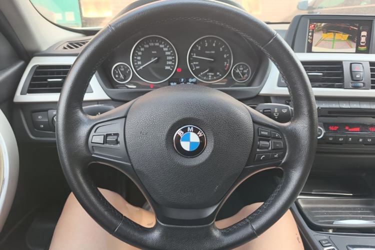 Used BMW 3 Series 2015 320i Luxury Line Stylish Edition Steering Wheel