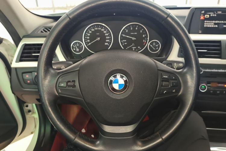 Used BMW 3 Series 2015 320Li Luxury Edition Fashion Model Steering Wheel