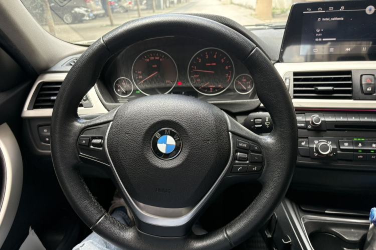 Used BMW 3 Series 2015 316Li Fashion Model Steering Wheel