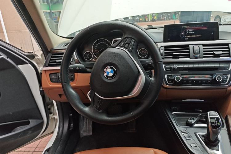 Used BMW 3 Series 2015 320Li Luxury Design Package Premium Edition Steering Wheel