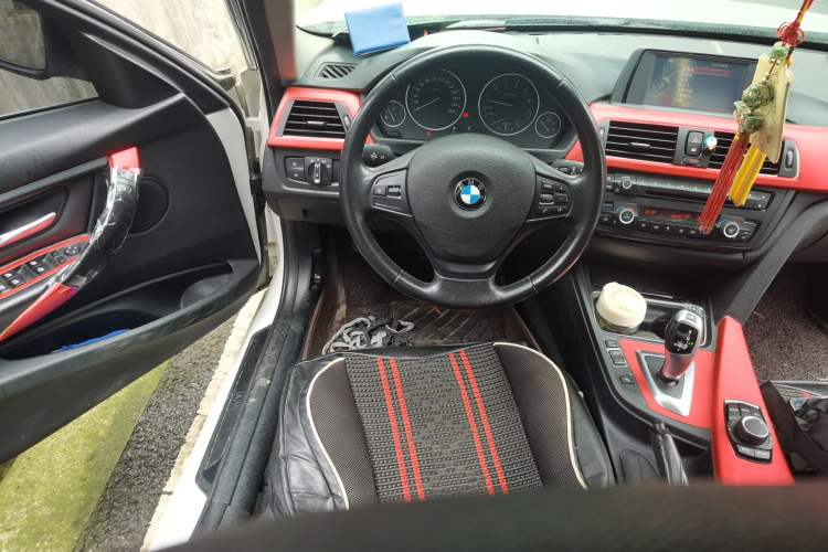 Used BMW 3 Series 2015 320Li Luxury Edition Fashion Model Steering Wheel