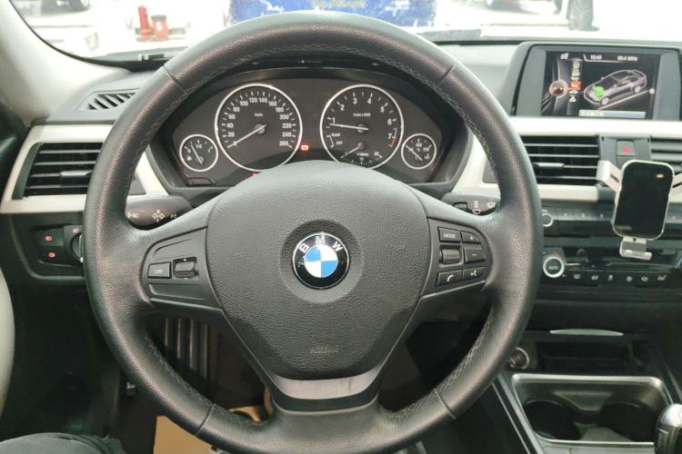 Used BMW 3 Series 2015 320Li Luxury Edition Fashion Model Steering Wheel
