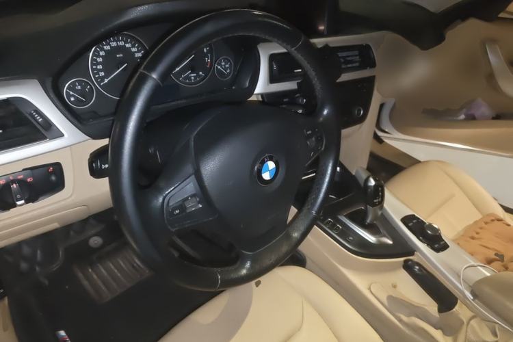 Used BMW 3 Series 2015 320Li Luxury Edition Fashion Model Steering Wheel