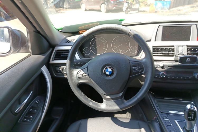 Used BMW 3 Series 2015 320i Fashion Model Steering Wheel