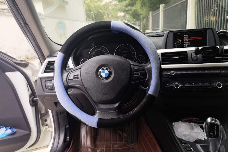 Used BMW 3 Series 2015 316Li Fashion Model Steering Wheel