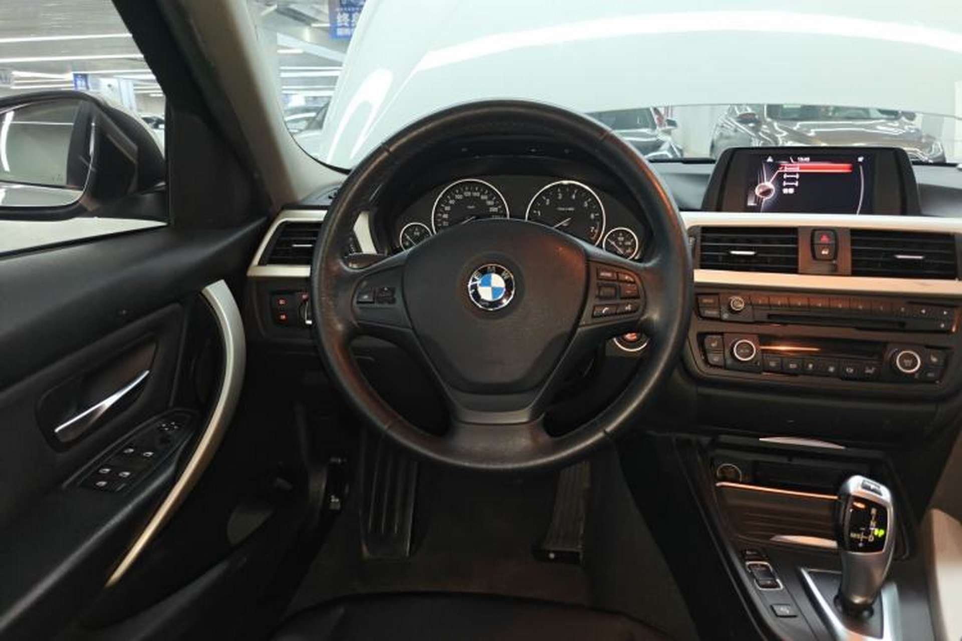 Used BMW 3 Series 2015 320i Luxury Line Stylish Edition Steering Wheel