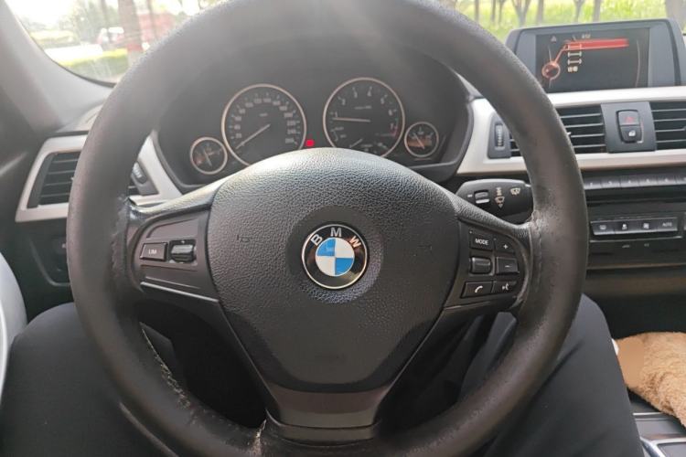 Used BMW 3 Series 2015 316Li Fashion Model Steering Wheel