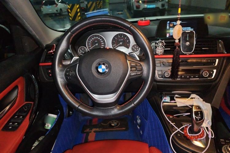 Used BMW 3 Series 2015 320i Luxury Edition Sports Design Package Steering Wheel
