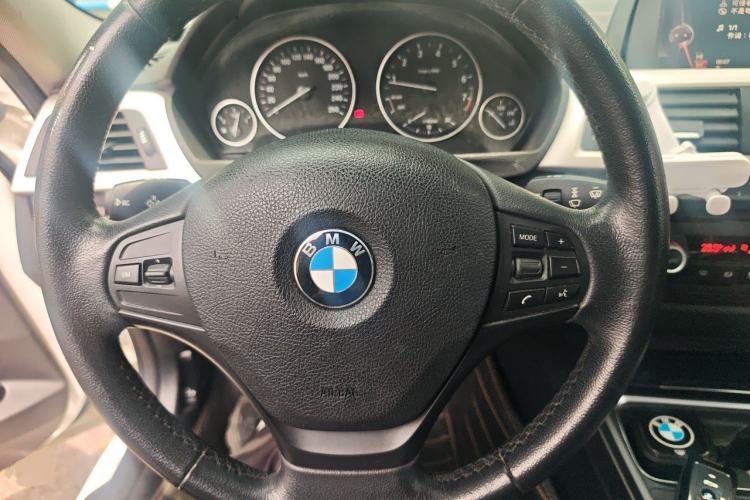 Used BMW 3 Series 2015 320Li Luxury Edition Fashion Model Steering Wheel
