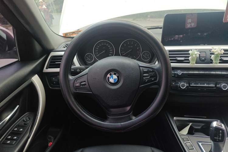 Used BMW 3 Series 2015 316Li Fashion Model Steering Wheel