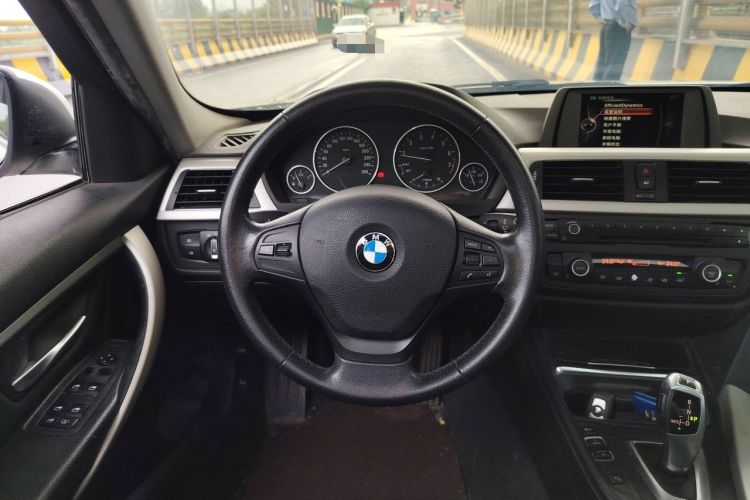 Used BMW 3 Series 2015 320Li Luxury Edition Fashion Model Steering Wheel